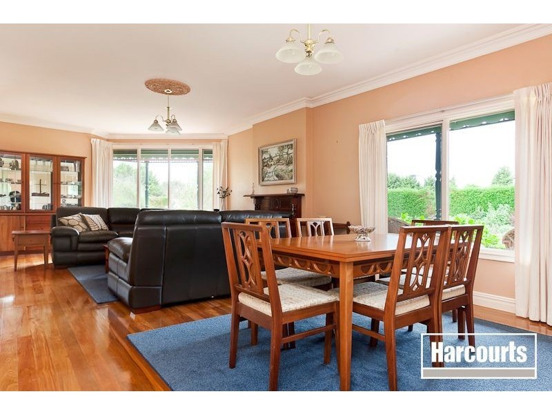 5 Hillsmeade Drive, Narre Warren South VIC 3805