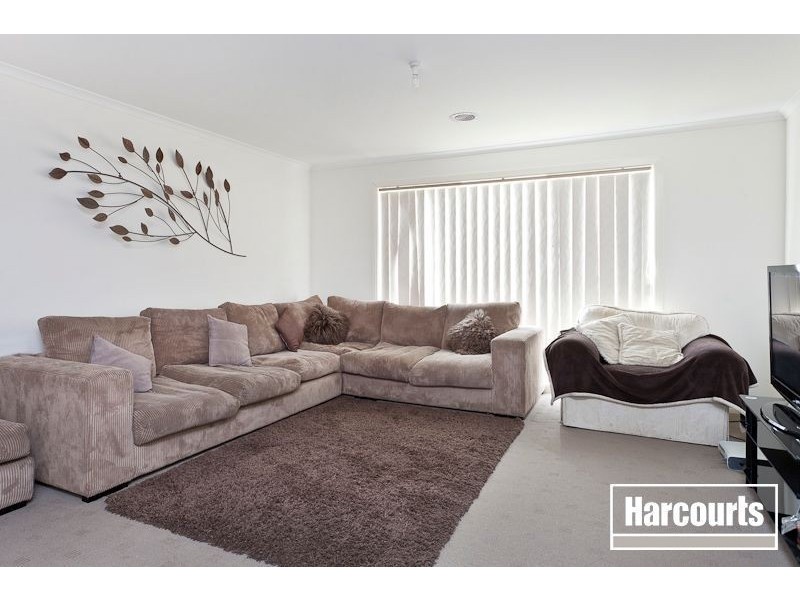 19 Pomegranate Way, Pakenham VIC 3810