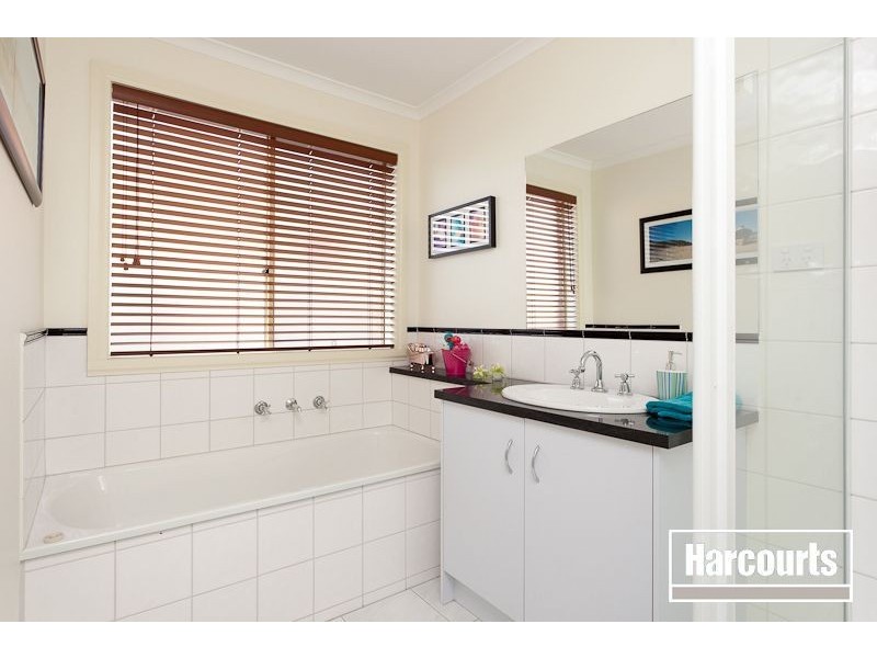 18 Ellen Road, Narre Warren South VIC 3805