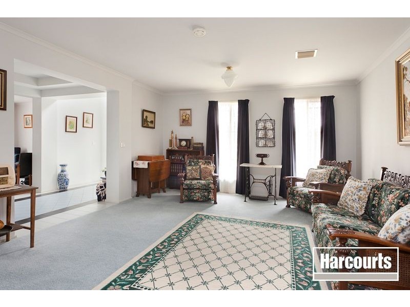 39 Euroa Avenue, Berwick VIC 3806