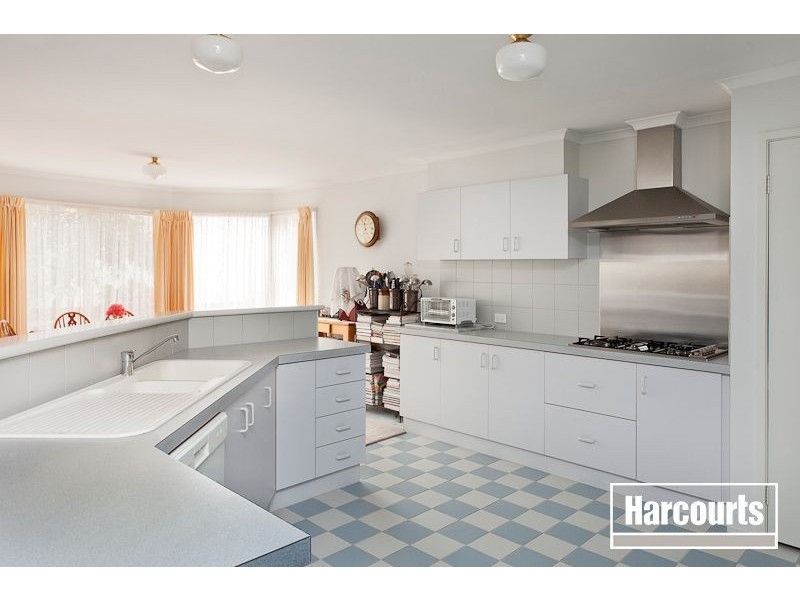 39 Euroa Avenue, Berwick VIC 3806