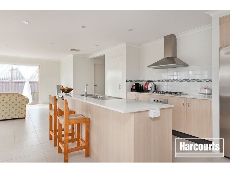 28 Yammerbook Way, Clyde North VIC 3978