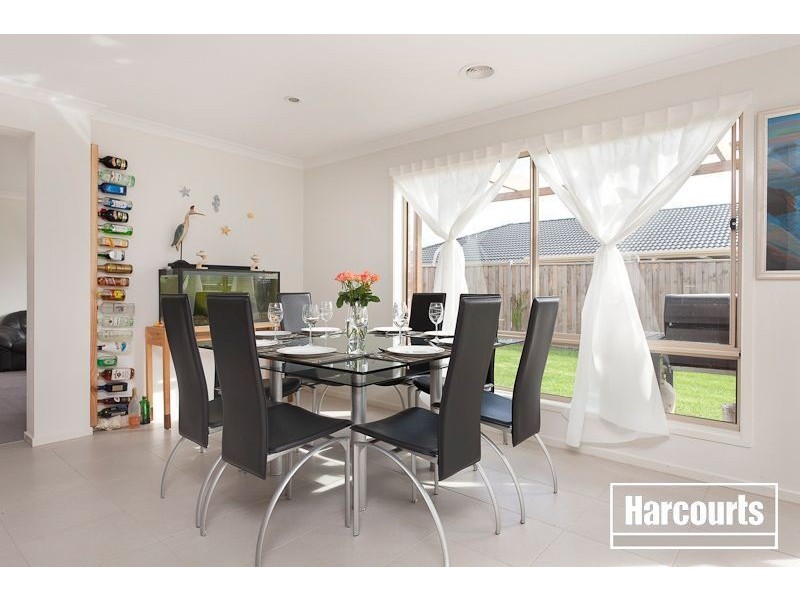 28 Yammerbook Way, Clyde North VIC 3978