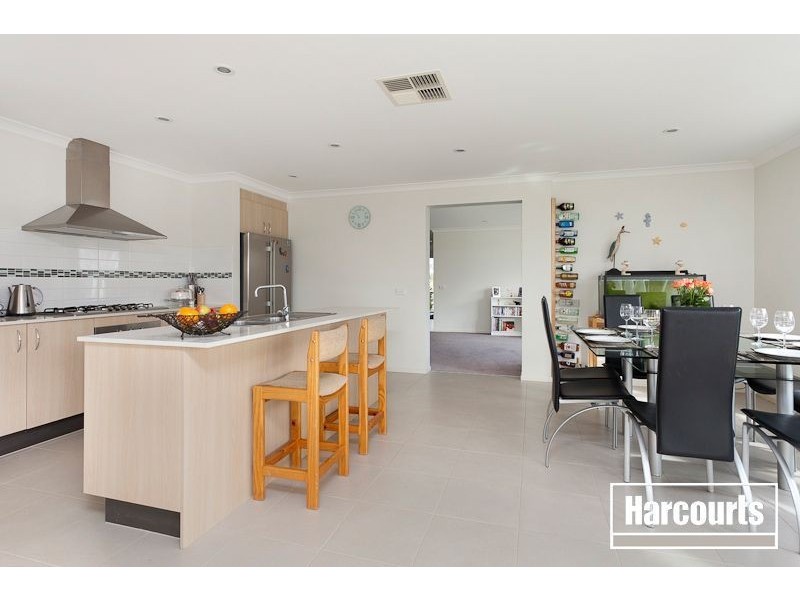 28 Yammerbook Way, Clyde North VIC 3978