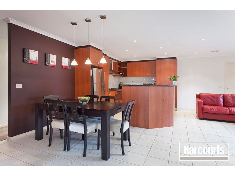 8 Prime Court, Berwick VIC 3806