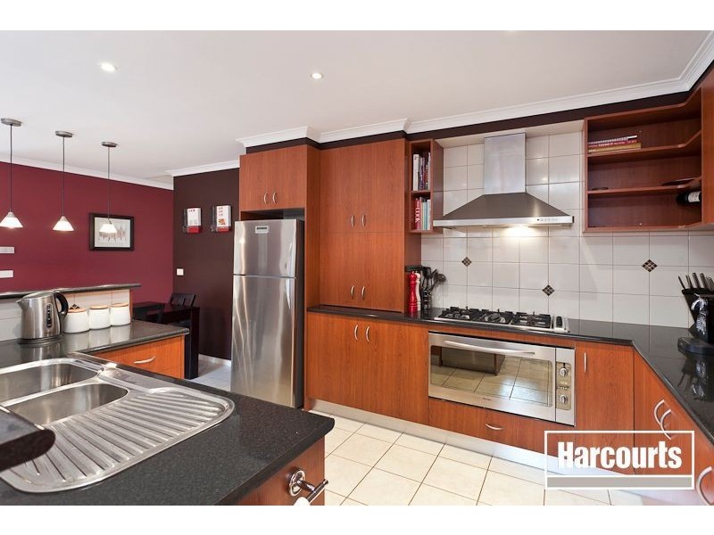 8 Prime Court, Berwick VIC 3806