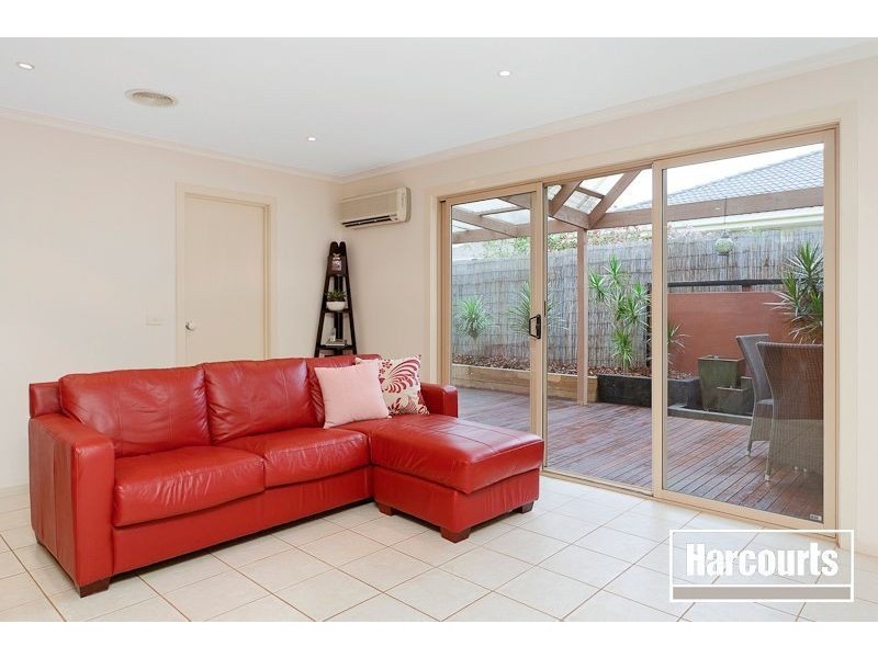 8 Prime Court, Berwick VIC 3806