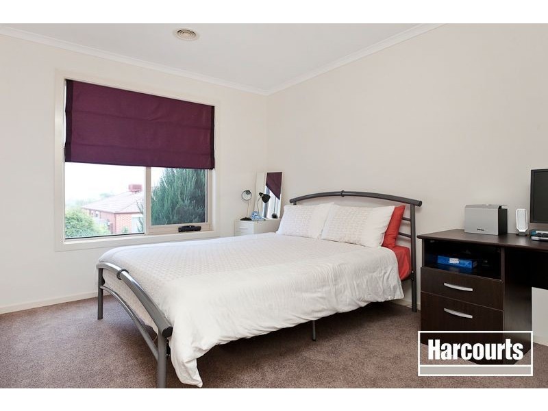 8 Prime Court, Berwick VIC 3806