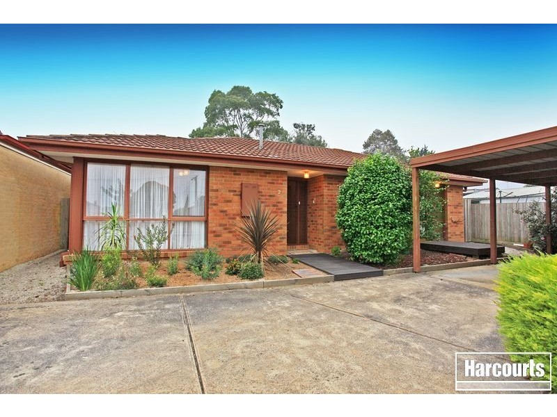 2/4 Damian Court, Cranbourne VIC 3977