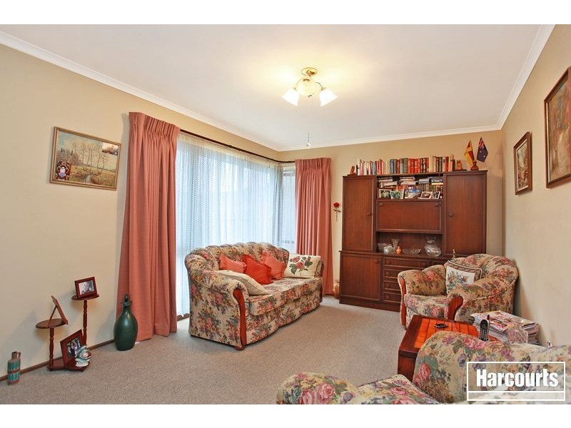 2/4 Damian Court, Cranbourne VIC 3977