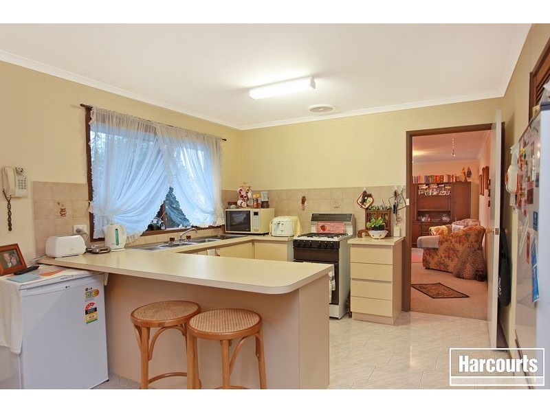 2/4 Damian Court, Cranbourne VIC 3977