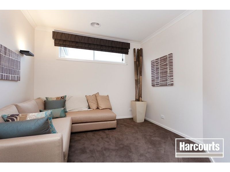 22 Mountain View Boulevard, Cranbourne East VIC 3977