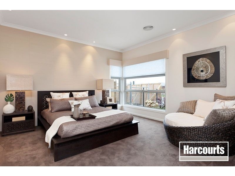 22 Mountain View Boulevard, Cranbourne East VIC 3977