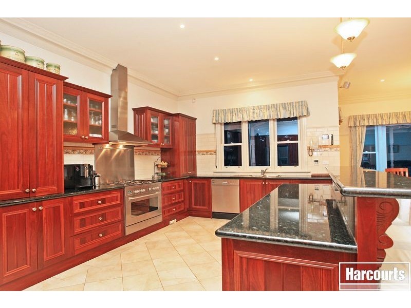 66 Berwick Springs Promenade, Narre Warren South VIC 3805