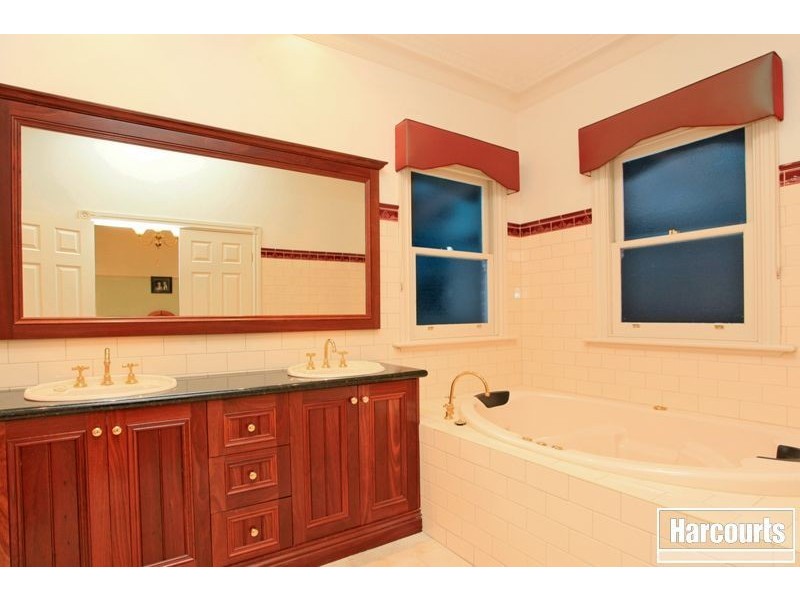 66 Berwick Springs Promenade, Narre Warren South VIC 3805