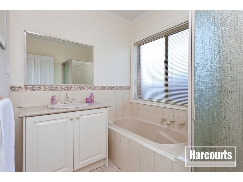 1/5 Dingle Court, Berwick VIC 3806