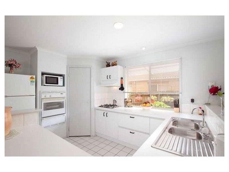 36 Lake View Drive, Narre Warren South VIC 3805