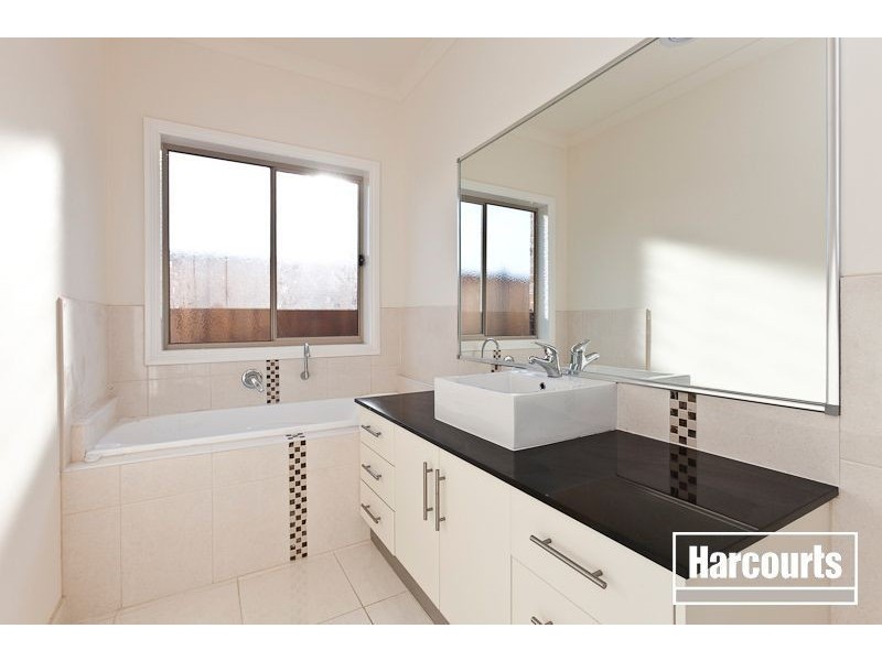 59 Jamieson Way, Berwick VIC 3806