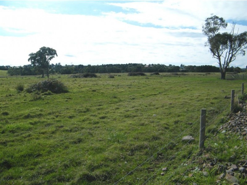 143 Belgrave Hallam Road, Narre Warren North VIC 3804