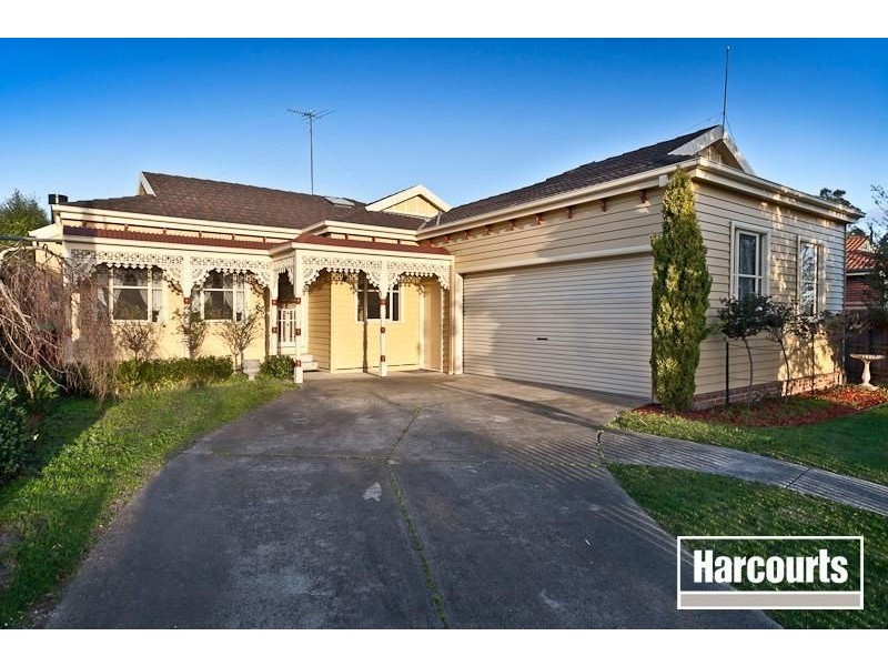 15 Bertrand Close, Berwick VIC 3806