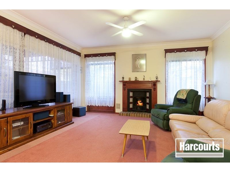 15 Bertrand Close, Berwick VIC 3806