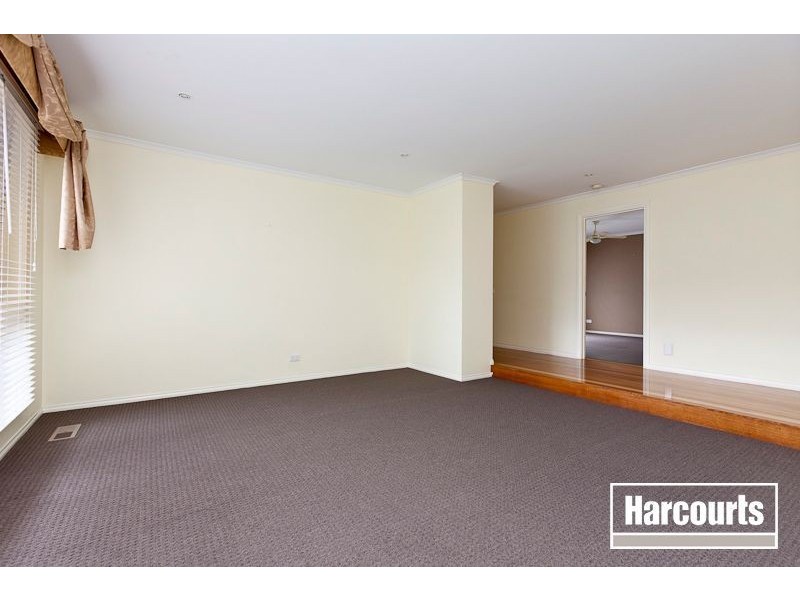 11 Milparinka Way, Berwick VIC 3806