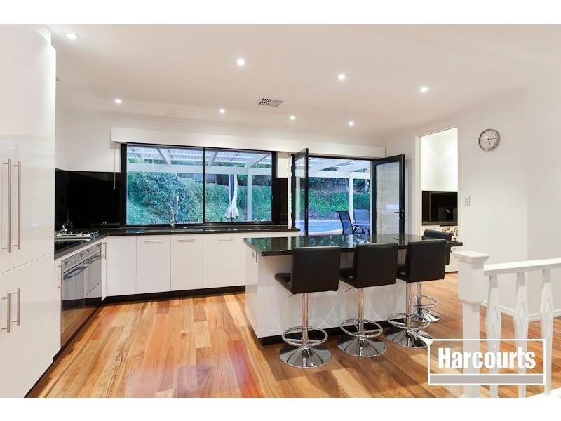 14 Graneel Grove, Berwick VIC 3806