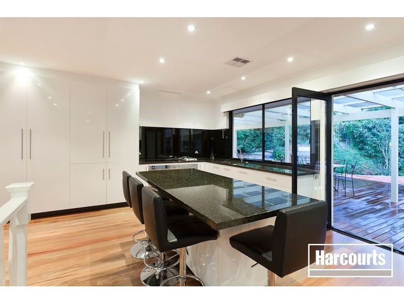 14 Graneel Grove, Berwick VIC 3806