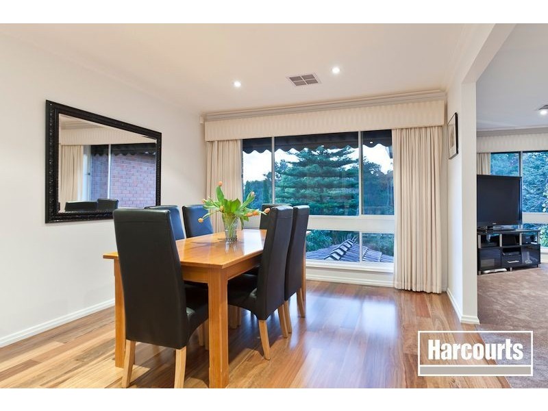 14 Graneel Grove, Berwick VIC 3806