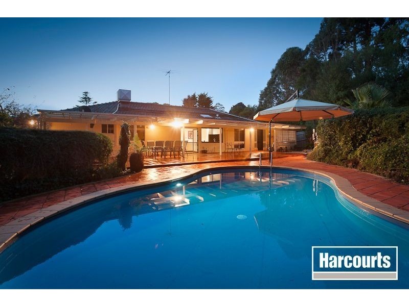 14 Graneel Grove, Berwick VIC 3806