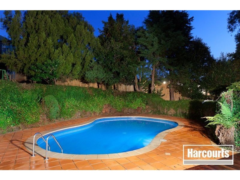 14 Graneel Grove, Berwick VIC 3806