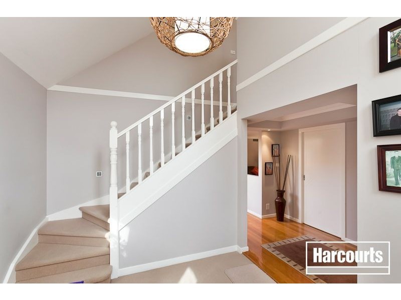 17 Jamieson Way, Berwick VIC 3806