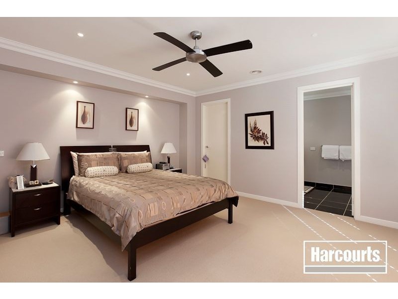 17 Jamieson Way, Berwick VIC 3806