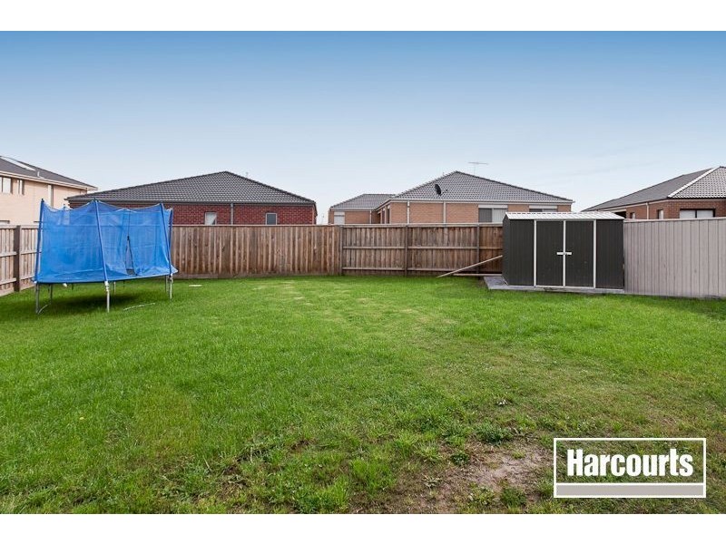 8 Oldis Court, Berwick VIC 3806