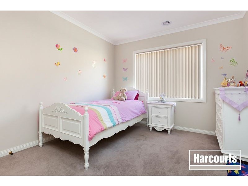 8 Roselea Place, Narre Warren North VIC 3804