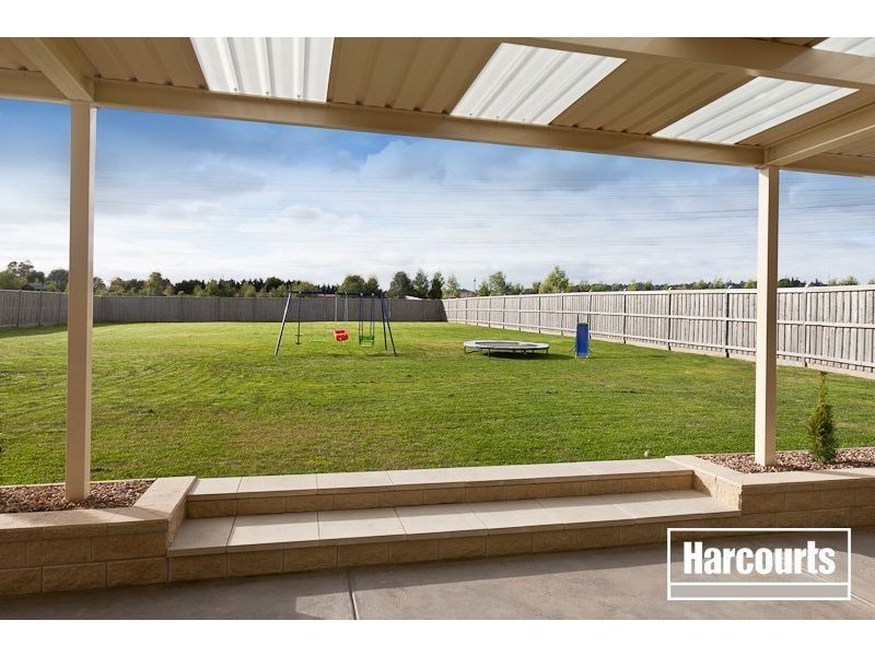 8 Roselea Place, Narre Warren North VIC 3804