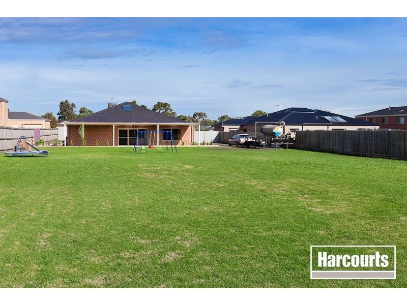 8 Roselea Place, Narre Warren North VIC 3804