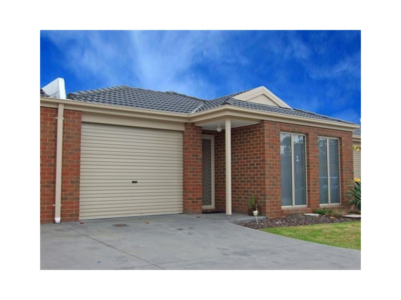 2/13 Redcherry Court, Pakenham VIC 3810
