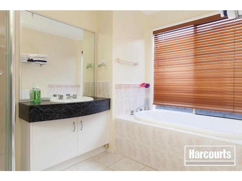 64 Galloway Drive, Narre Warren South VIC 3805