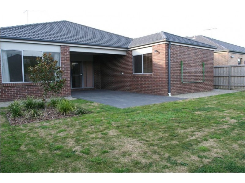 13 Premier Drive, Berwick VIC 3806