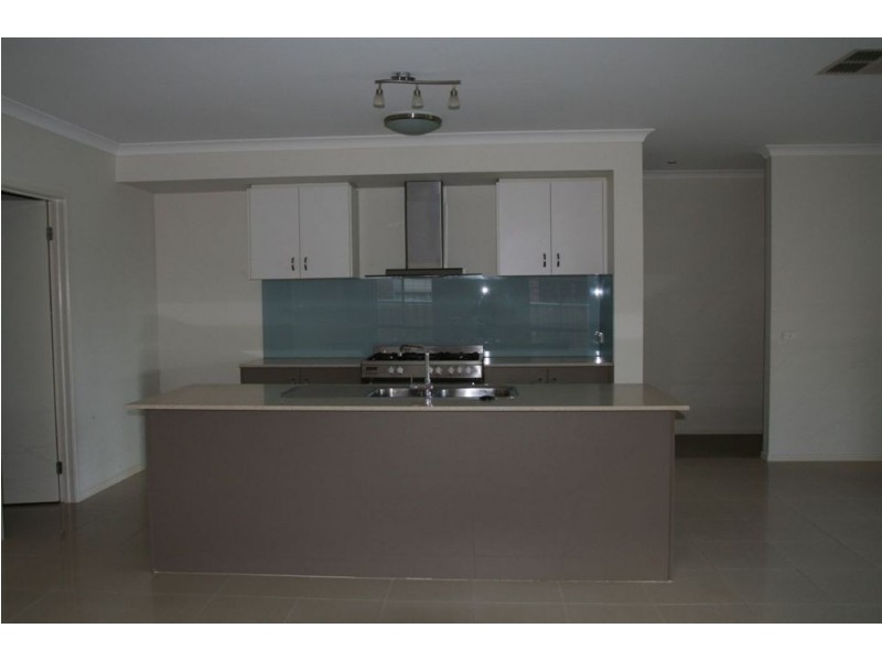 13 Premier Drive, Berwick VIC 3806