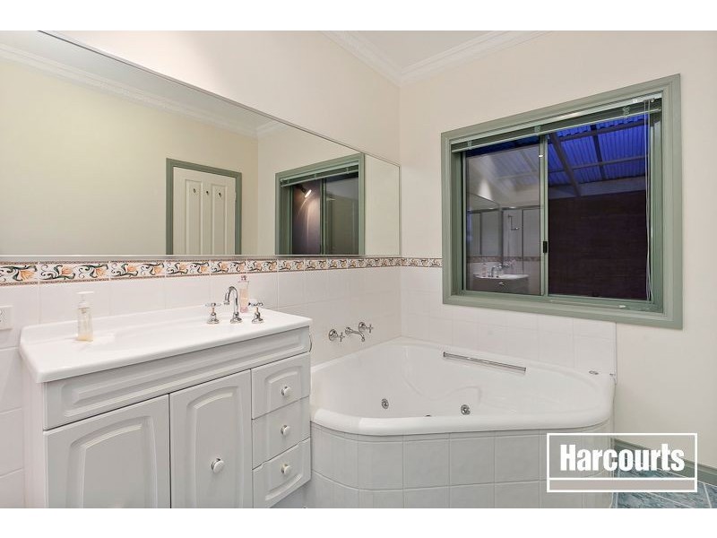 34 Balmain Dve, Berwick VIC 3806