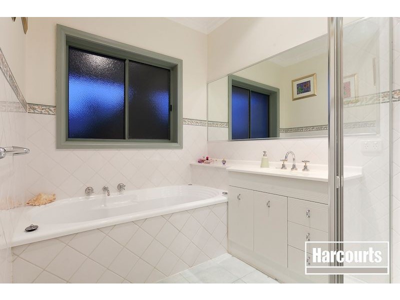 34 Balmain Dve, Berwick VIC 3806