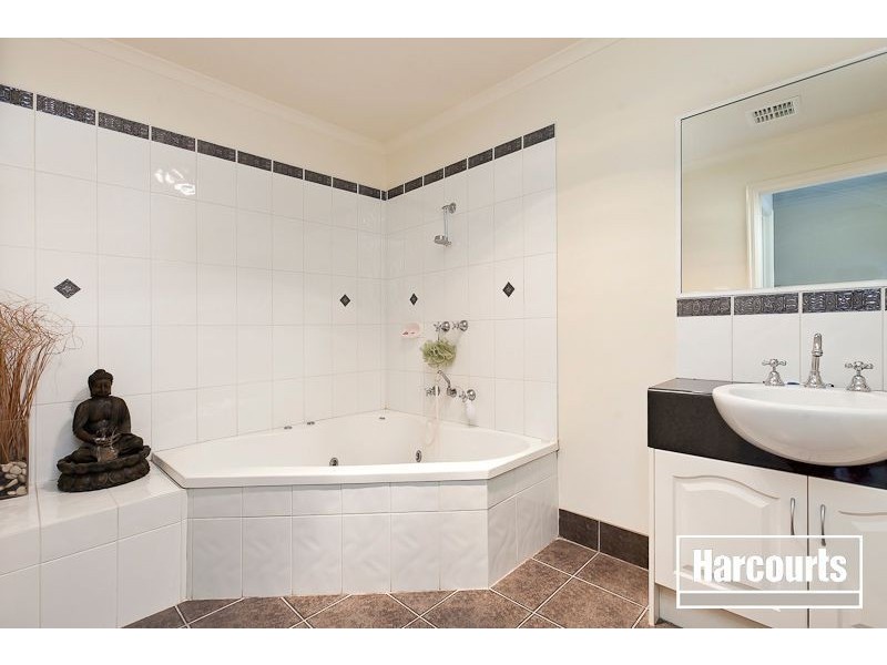 9 Tegans Close, Hallam VIC 3803