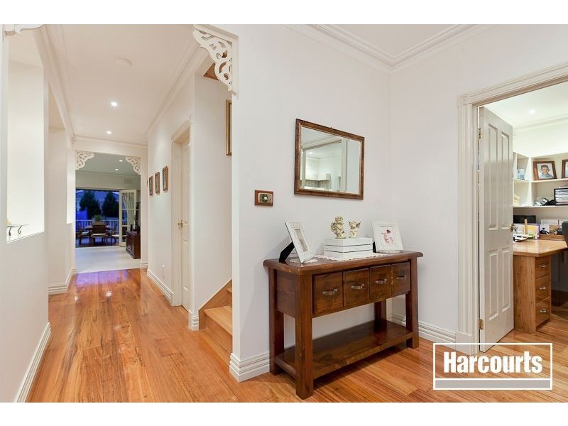 25 Mornington Grove, Berwick VIC 3806