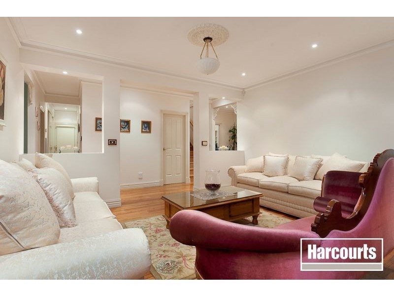 25 Mornington Grove, Berwick VIC 3806