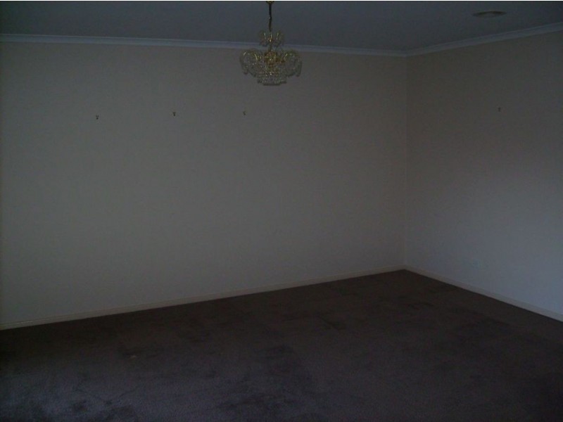 5 Mitchell Court, Berwick VIC 3806