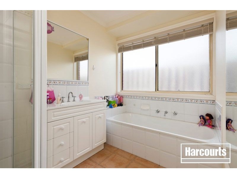 42 Tantallon Blvd, Beaconsfield VIC 3807