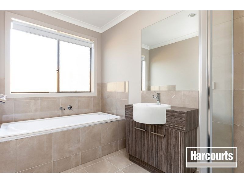 134 Fleetwood Drive, Narre Warren VIC 3805