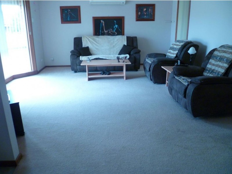 12 Rossetti Court, Pakenham VIC 3810